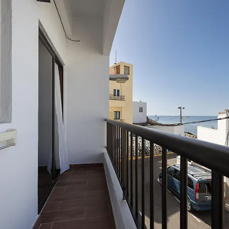 Home2book Cozy Beachfront Getaway In Apartamento *