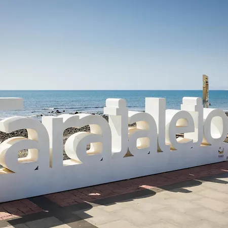 Апартаменты Home2book Cozy Beachfront Getaway In *