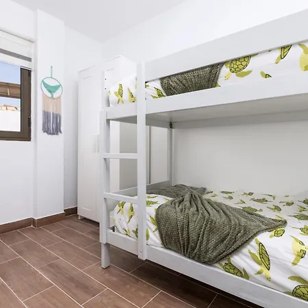 Home2book Cozy Beachfront Getaway In Apartment